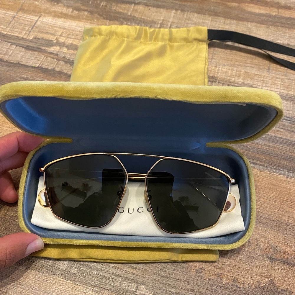 Gucci Sunglasses - Picture 2 of 8